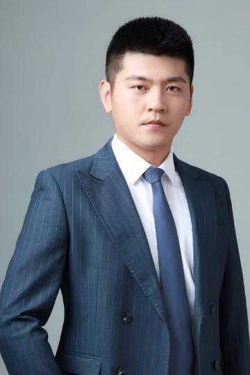 张浩冉老师照片